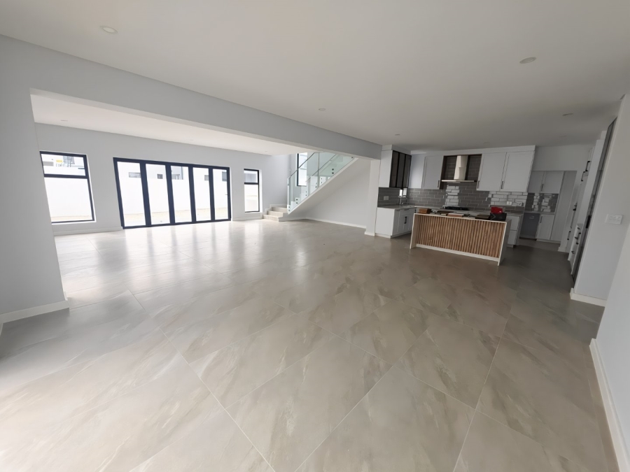 5 Bedroom Property for Sale in Sandown Western Cape